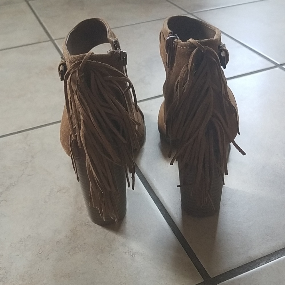 Heels - Picture 3 of 5